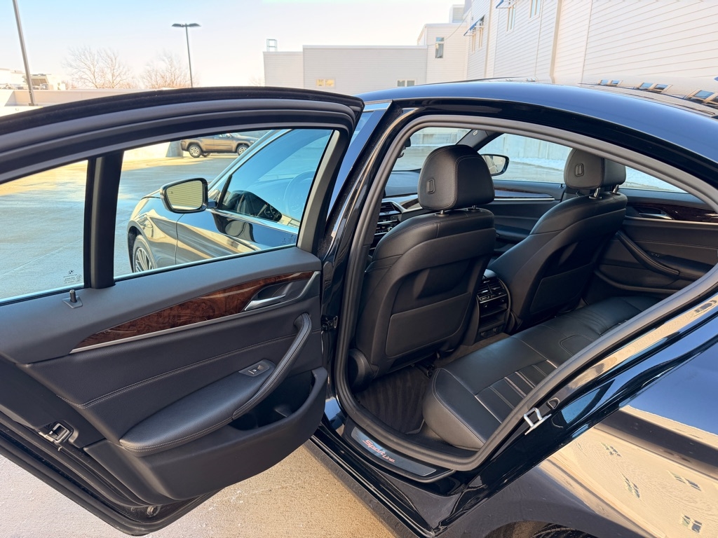 BMW 5-Series 530i xDrive 2017