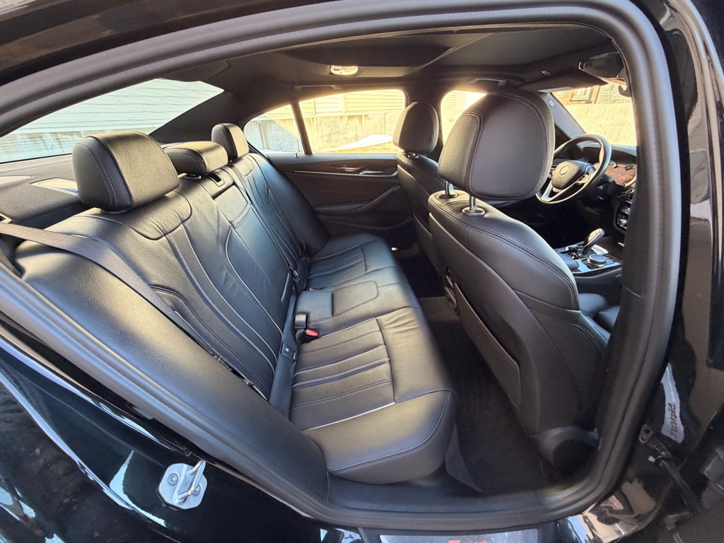 BMW 5-Series 530i xDrive 2017