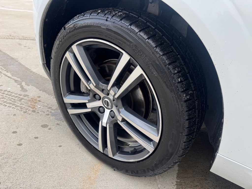 Volvo XC60 T5 Momentum AWD 2019