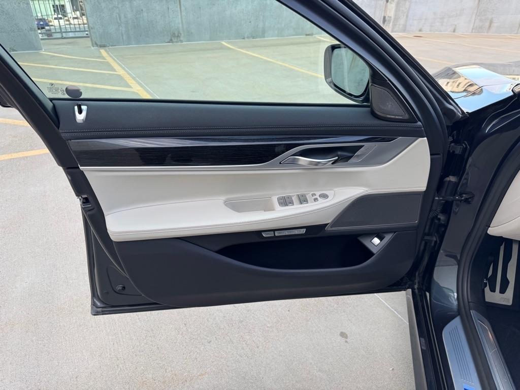 BMW 7-Series 750i xDrive 2017