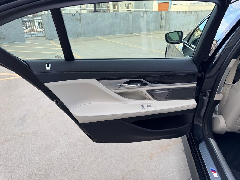 BMW 7-Series 750i xDrive 2017