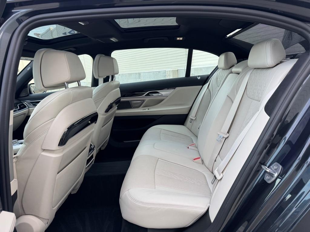 BMW 7-Series 750i xDrive 2017