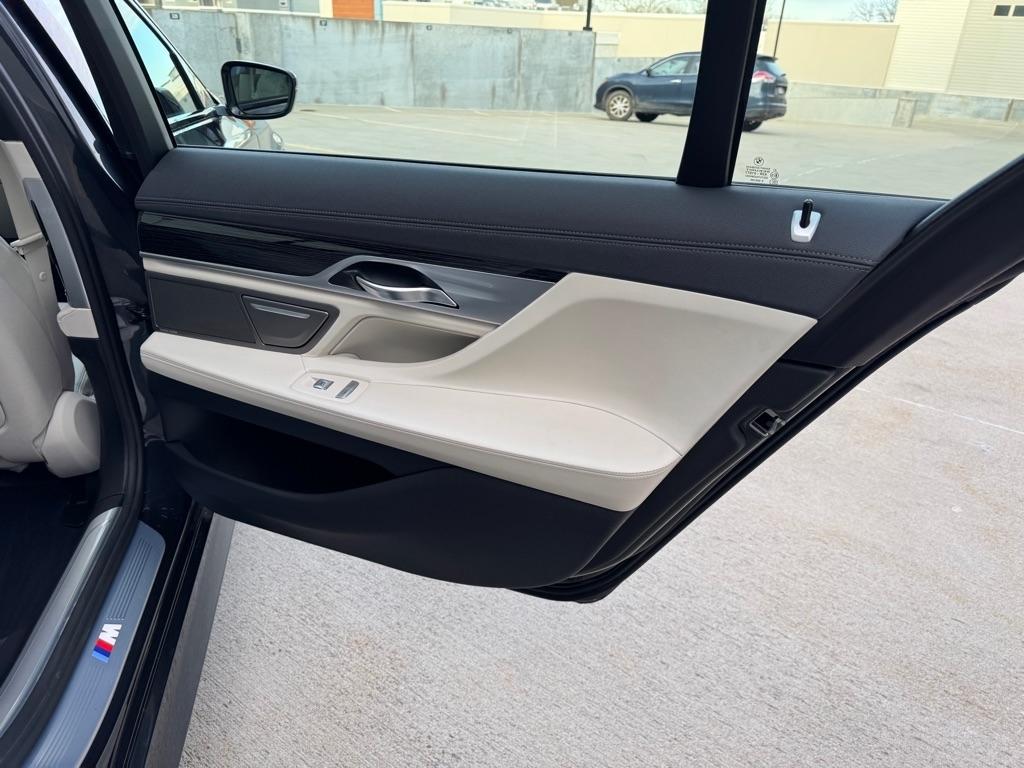 BMW 7-Series 750i xDrive 2017