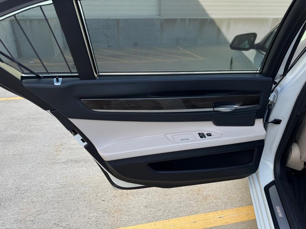 BMW 7-Series 750Li 2012