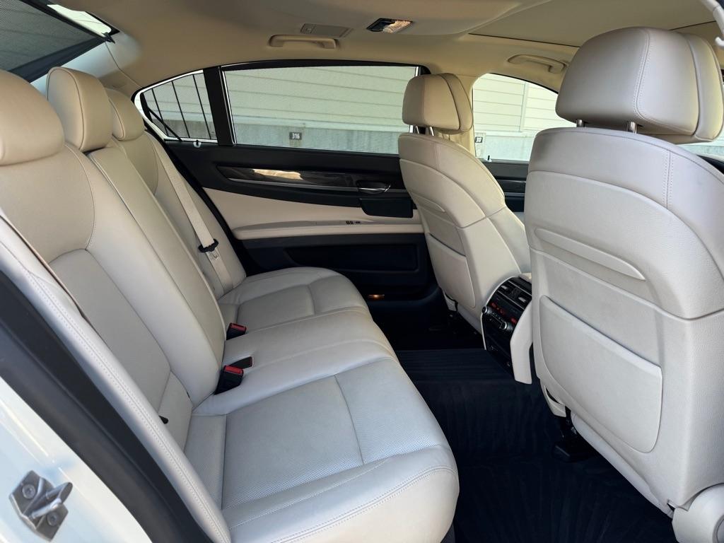 BMW 7-Series 750Li 2012
