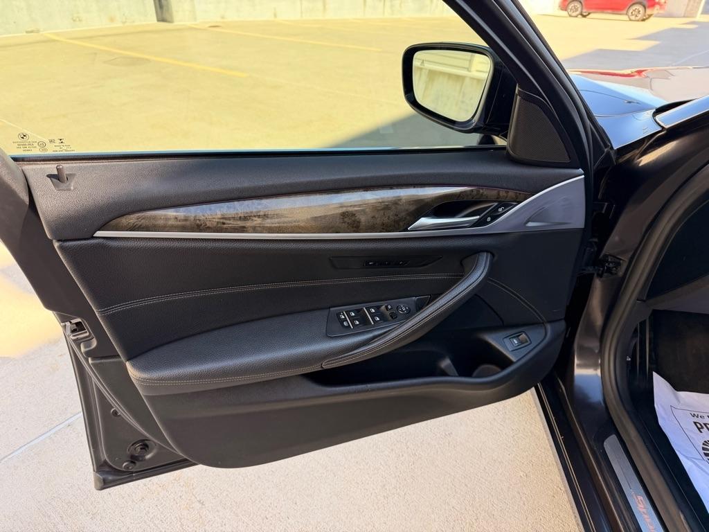 BMW 5-Series 530i xDrive 2019