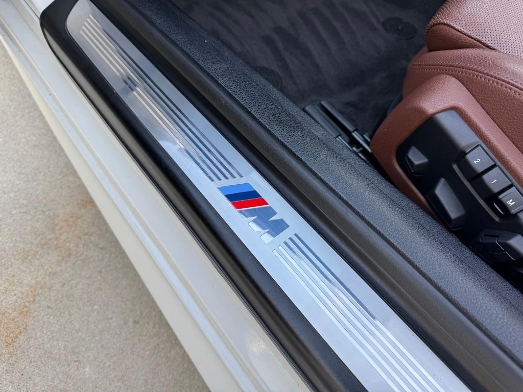 BMW 6-Series 640xi Convertible 2014