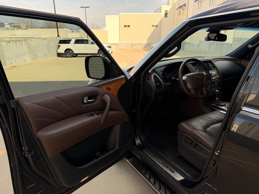 Infiniti QX80 Limited 4WD 2017