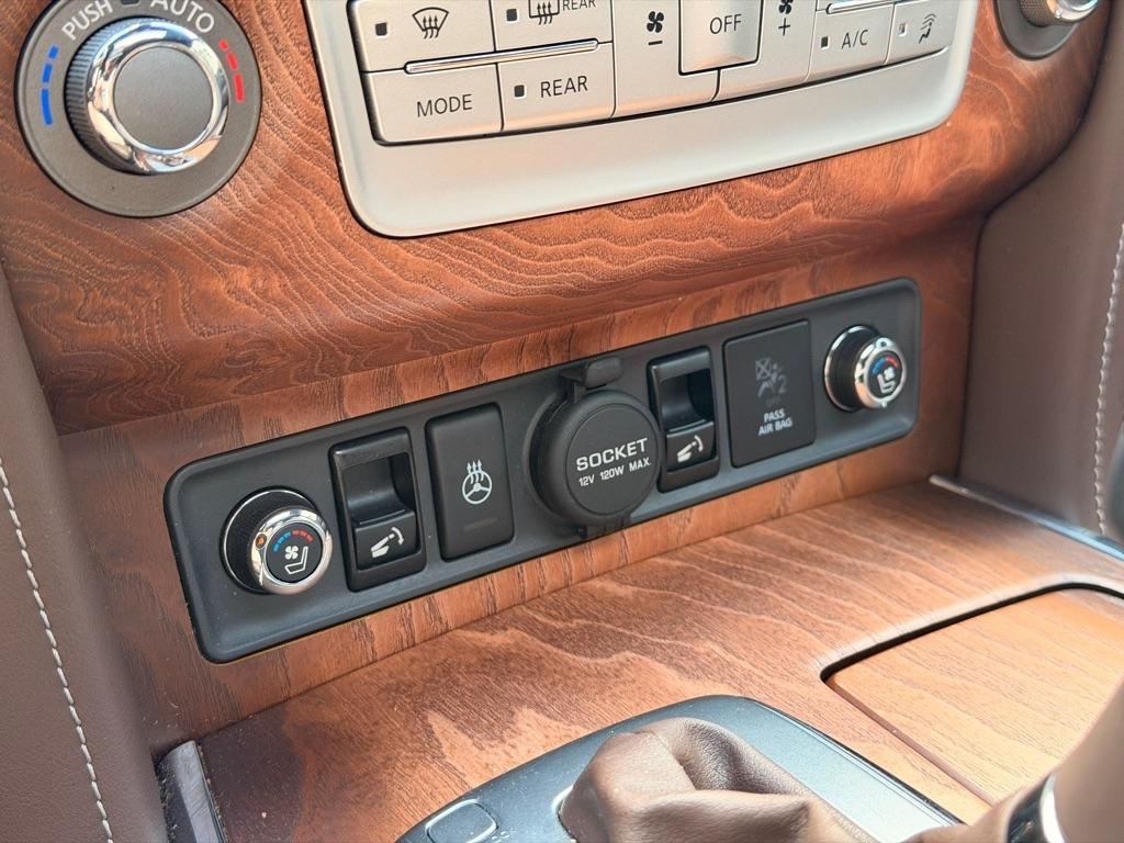 Infiniti QX80 Limited 4WD 2017