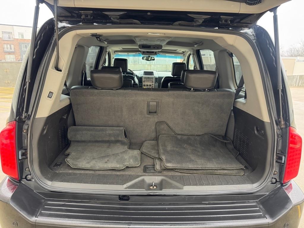 Infiniti QX56 AWD 2004