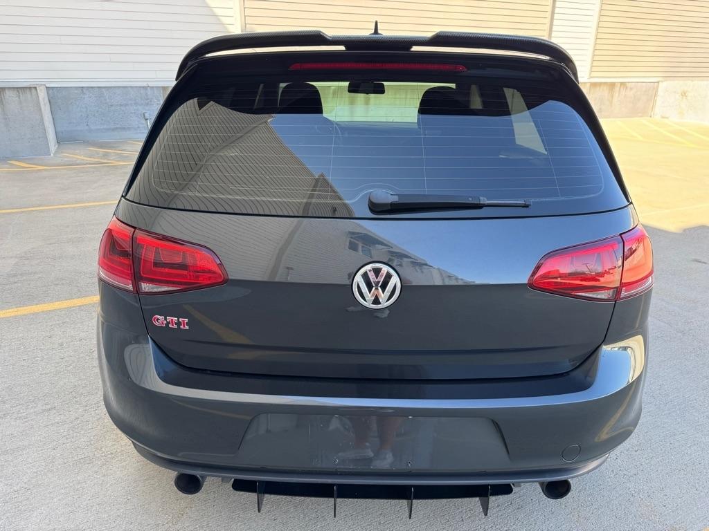 Volkswagen Golf GTI SE 6A 4-Door 2017