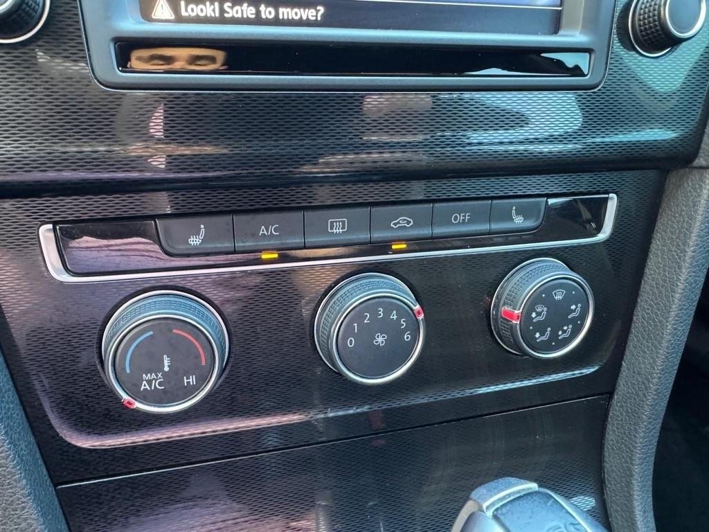 Volkswagen Golf GTI SE 6A 4-Door 2017