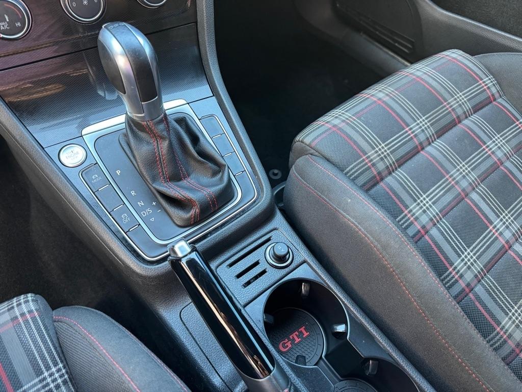 Volkswagen Golf GTI SE 6A 4-Door 2017