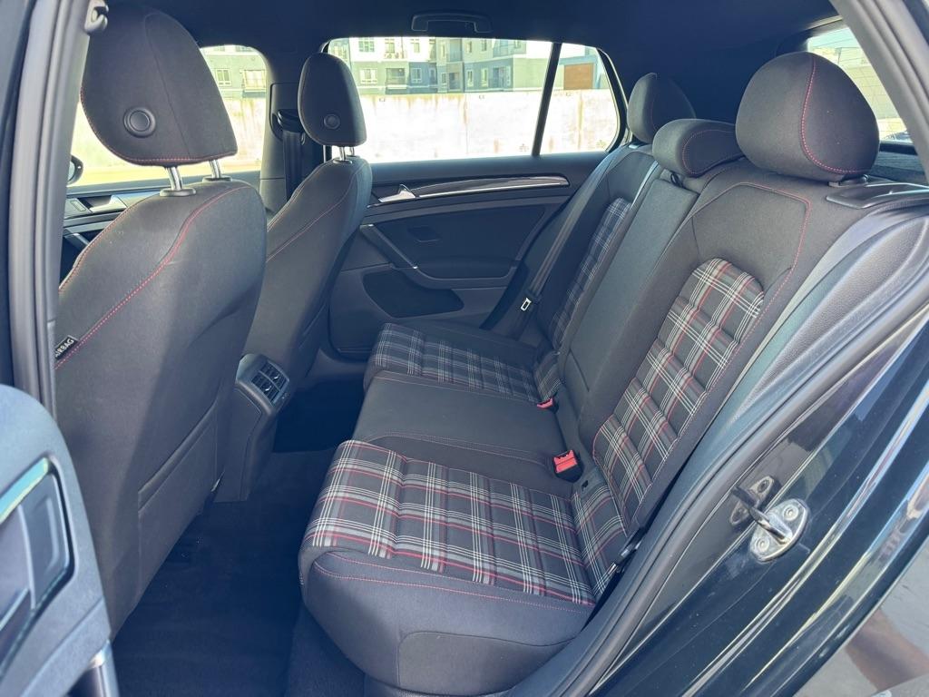 Volkswagen Golf GTI SE 6A 4-Door 2017