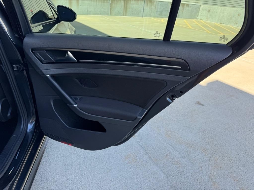 Volkswagen Golf GTI SE 6A 4-Door 2017