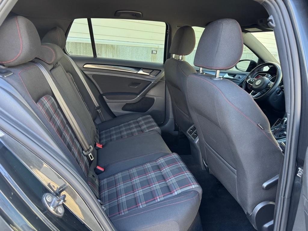 Volkswagen Golf GTI SE 6A 4-Door 2017