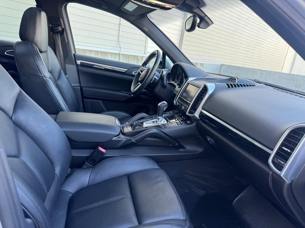 Porsche Cayenne Base 2016