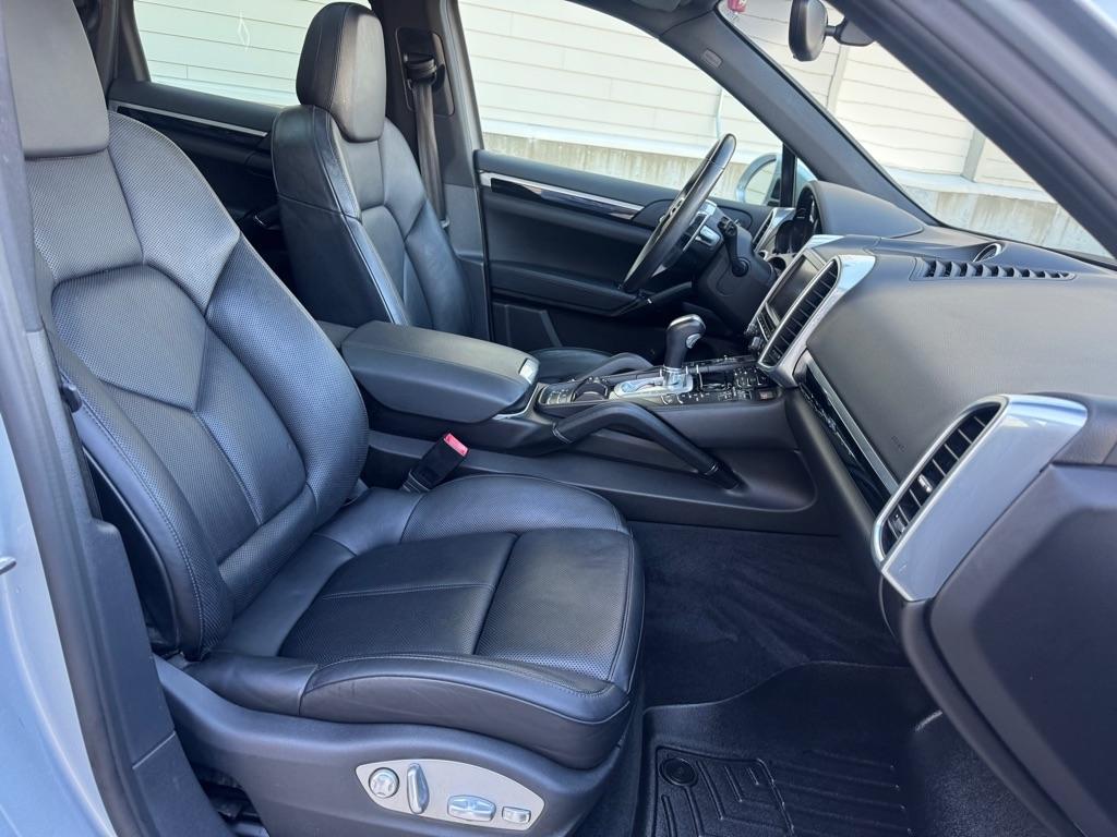 Porsche Cayenne Base 2016