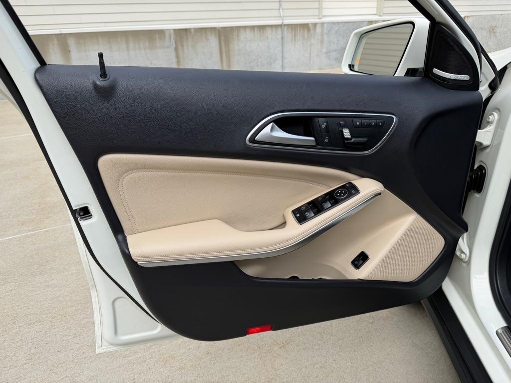 Mercedes-Benz GLA-Class GLA250 4MATIC 2015