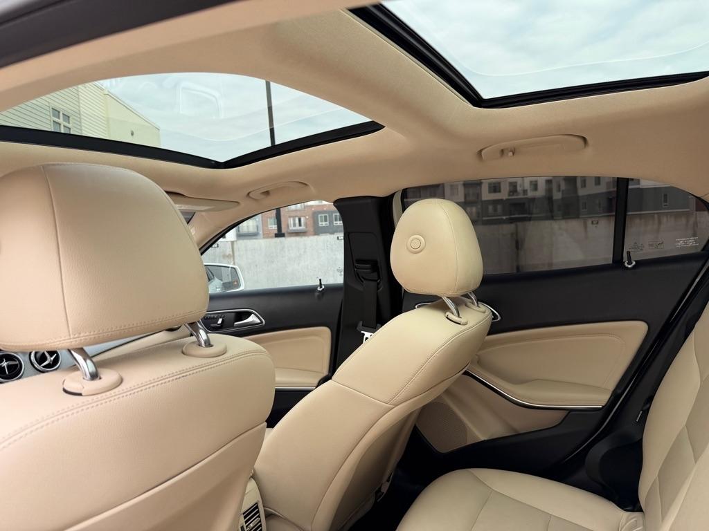 Mercedes-Benz GLA-Class GLA250 4MATIC 2015