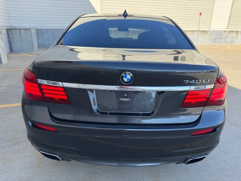 BMW 7-Series 740iL 2015