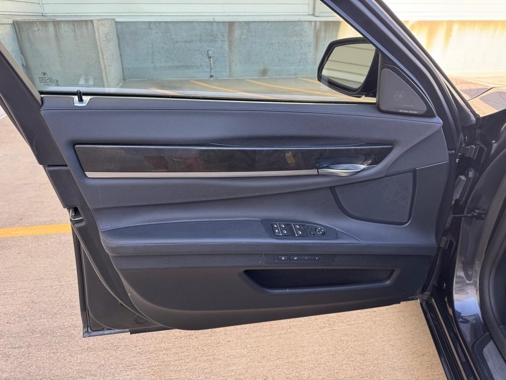 BMW 7-Series 740iL 2015