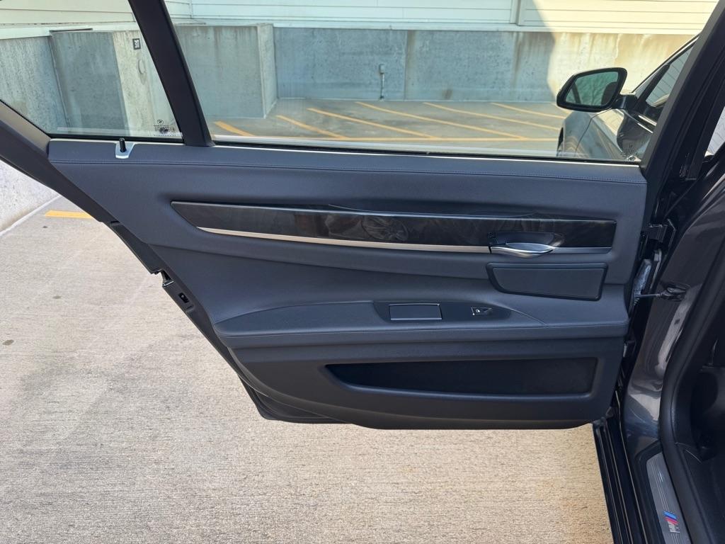 BMW 7-Series 740iL 2015