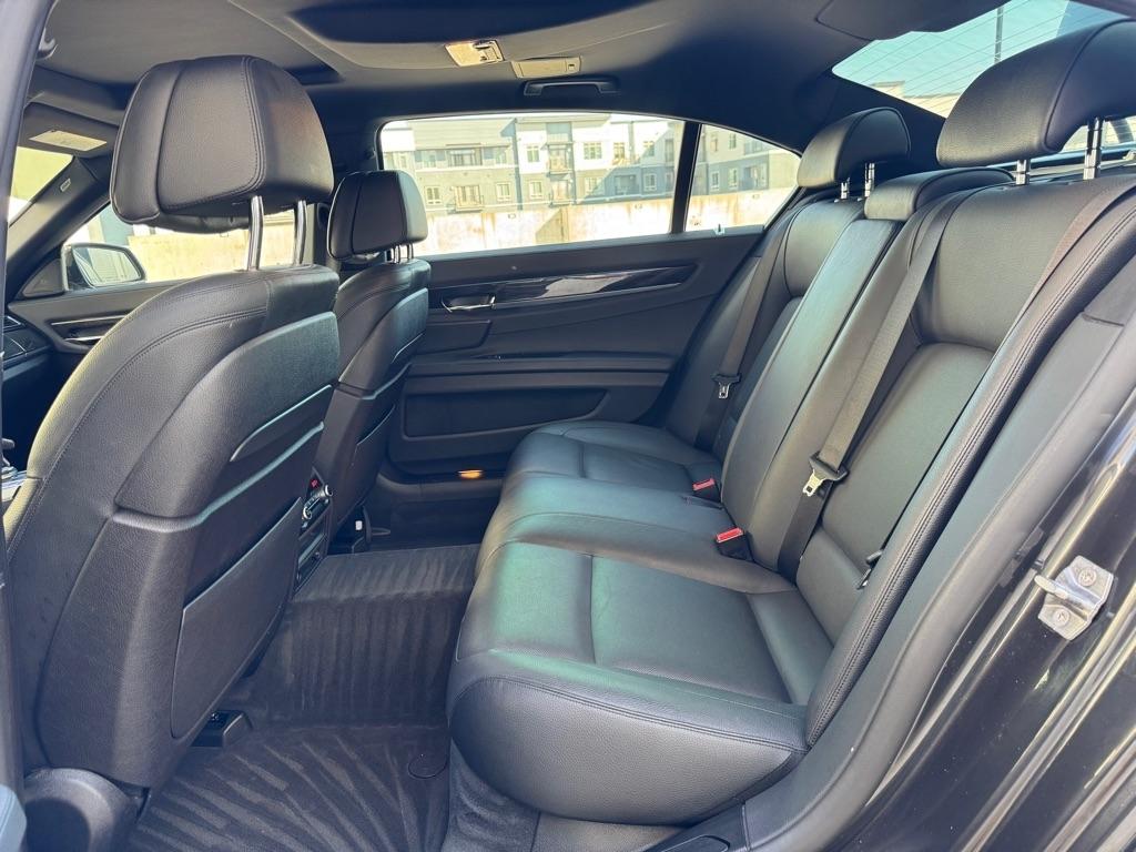 BMW 7-Series 740iL 2015