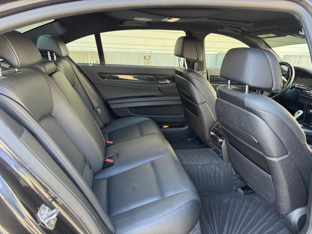 BMW 7-Series 740iL 2015