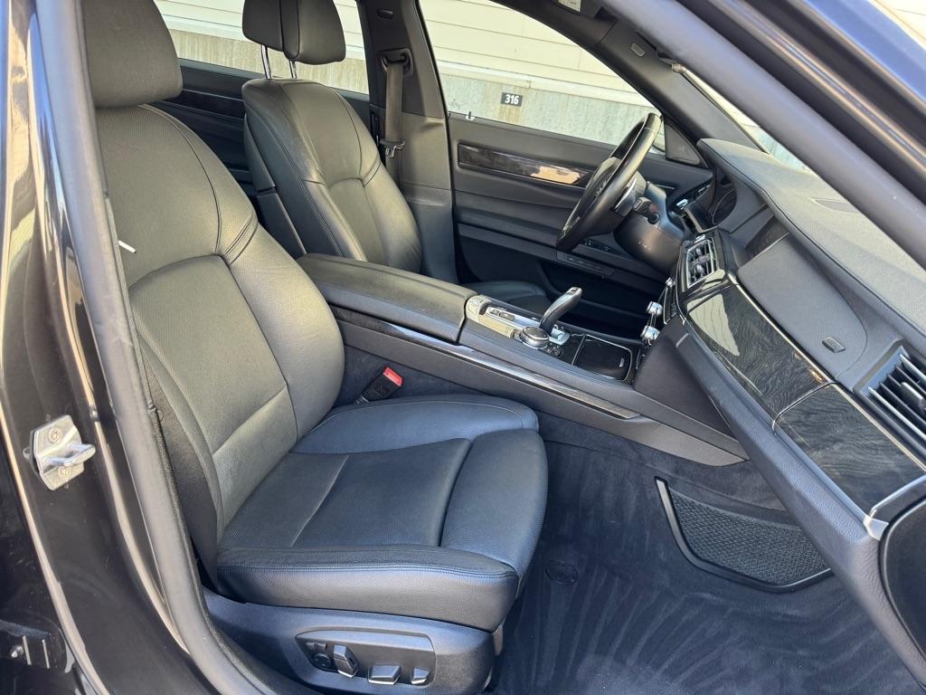 BMW 7-Series 740iL 2015