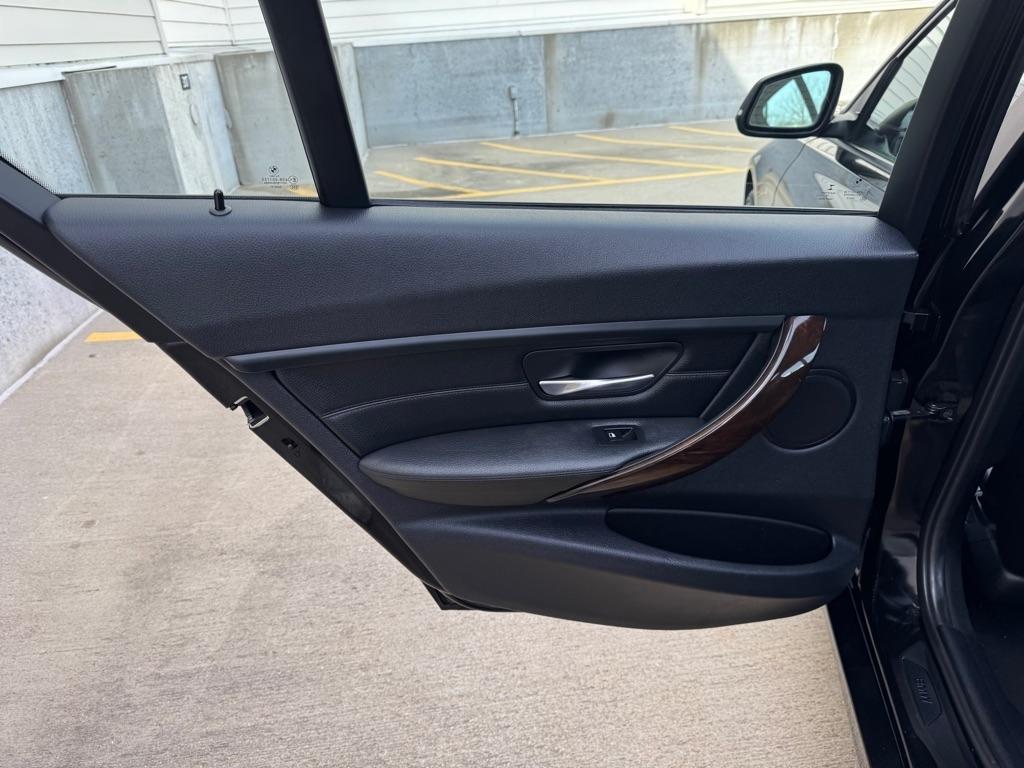 BMW 3-Series 328i SULEV 2015