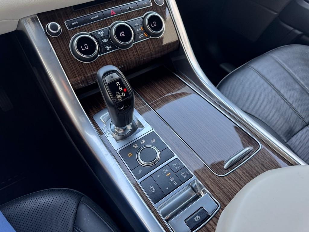 Land Rover Range Rover Sport 3.0L V6 Supercharged SE 2014