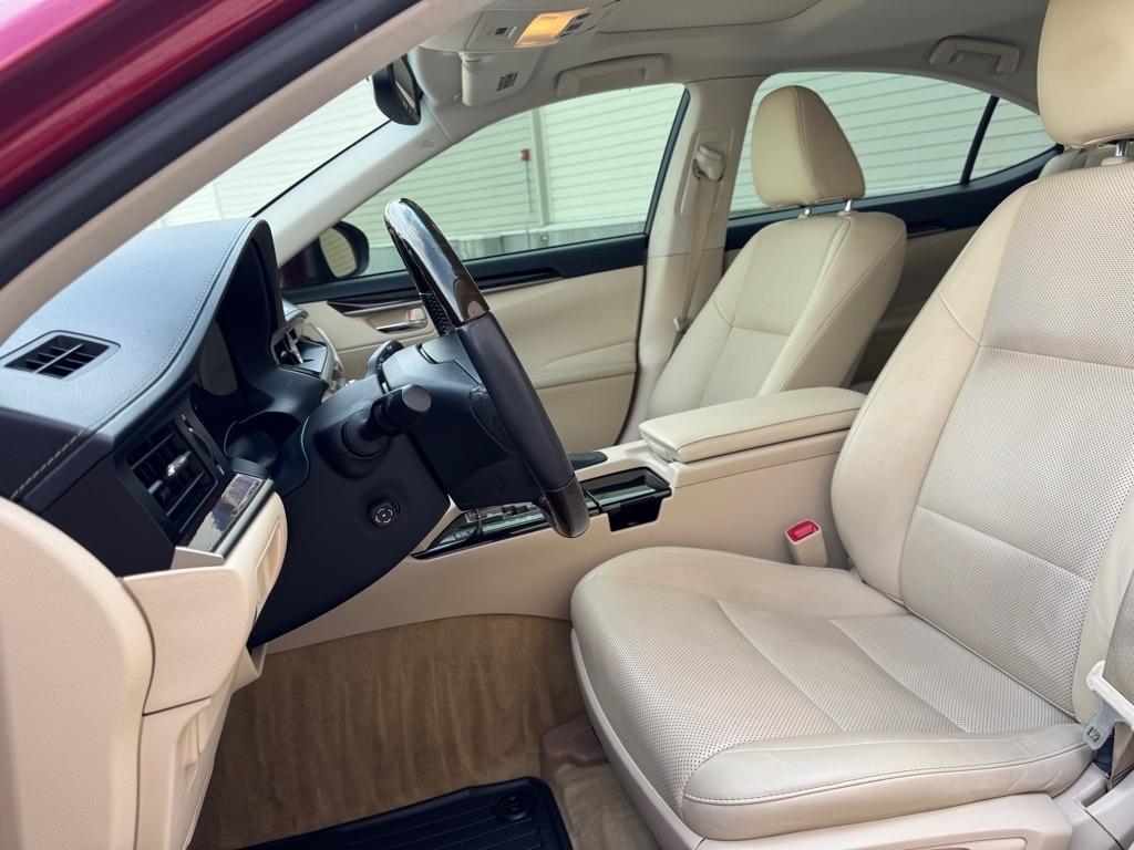 Lexus ES 350 Sedan 2015