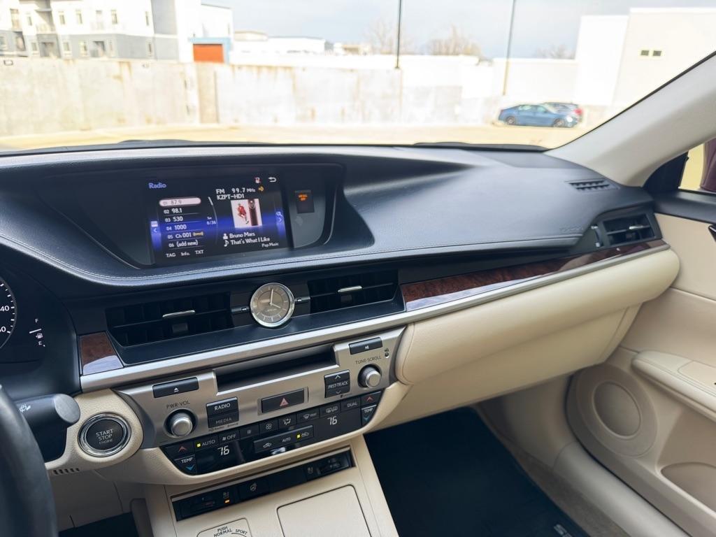 Lexus ES 350 Sedan 2015