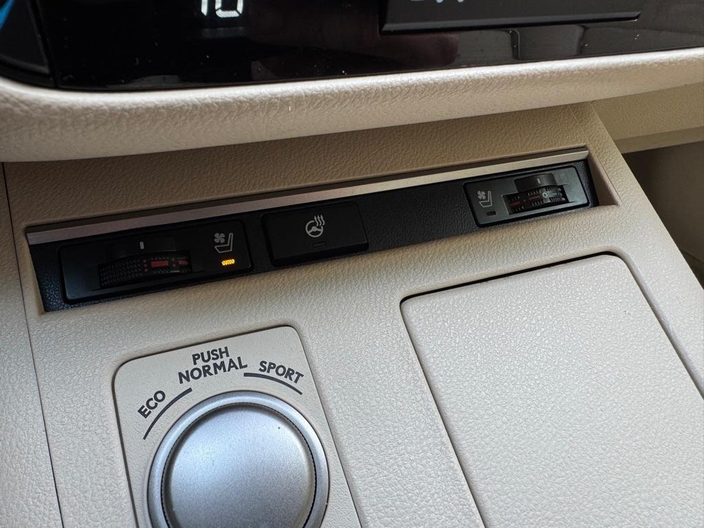 Lexus ES 350 Sedan 2015