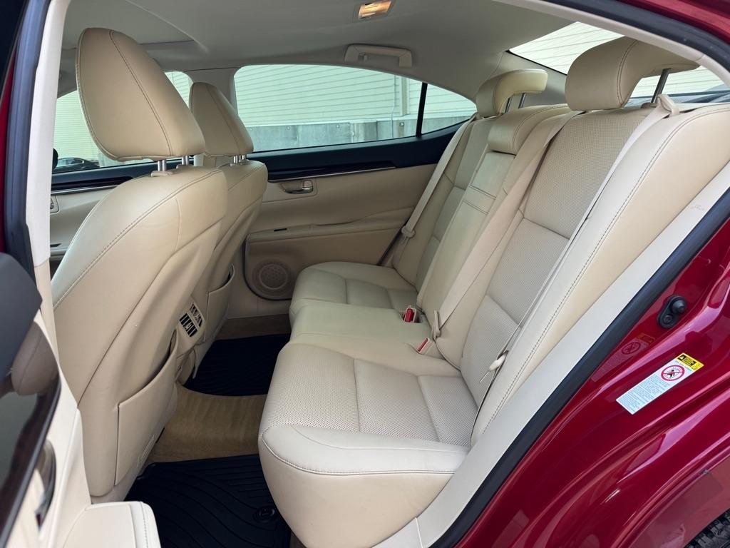 Lexus ES 350 Sedan 2015