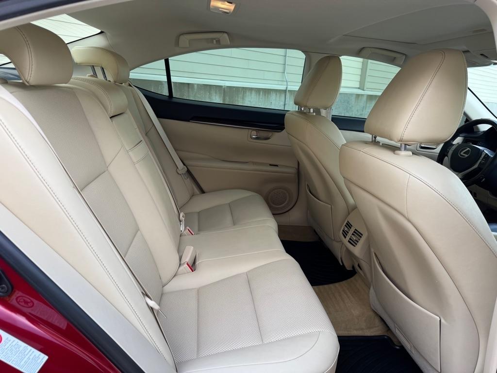 Lexus ES 350 Sedan 2015