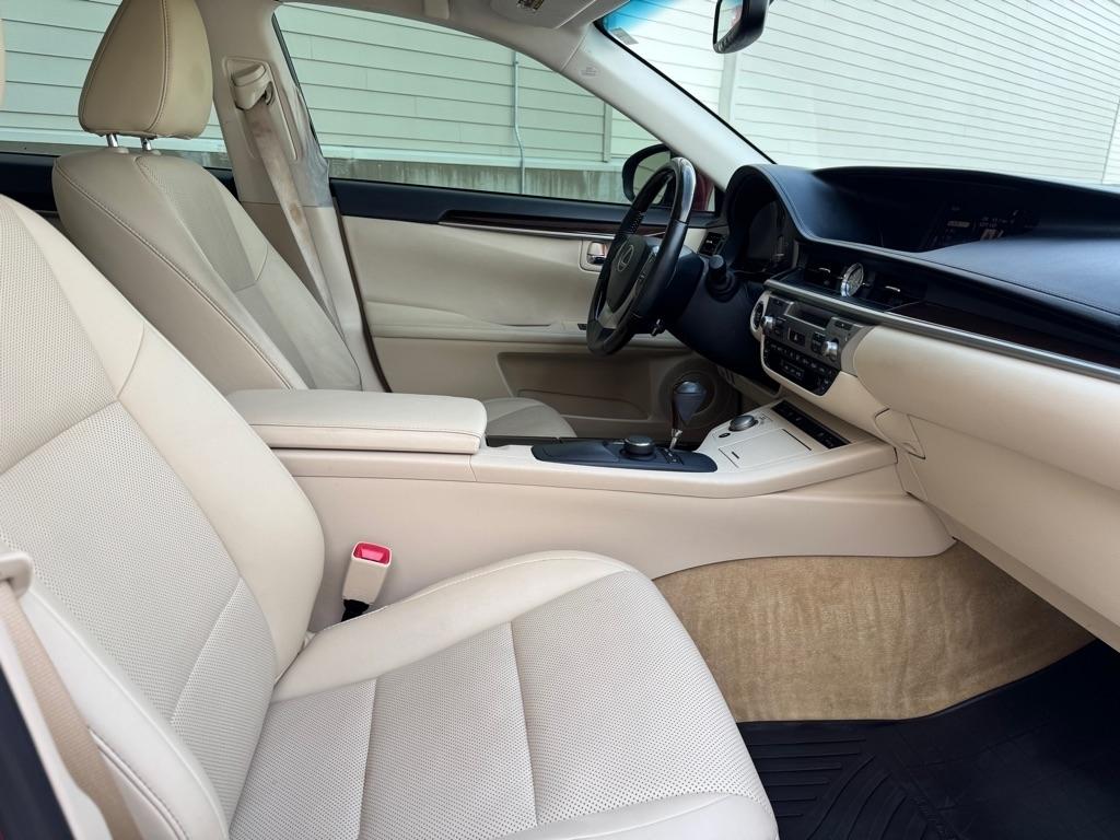 Lexus ES 350 Sedan 2015