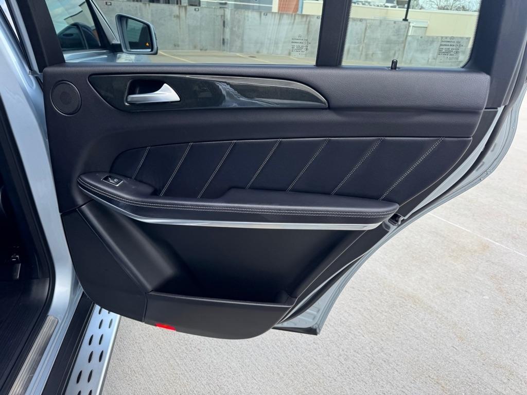 Mercedes-Benz GL-Class GL550 4MATIC 2016