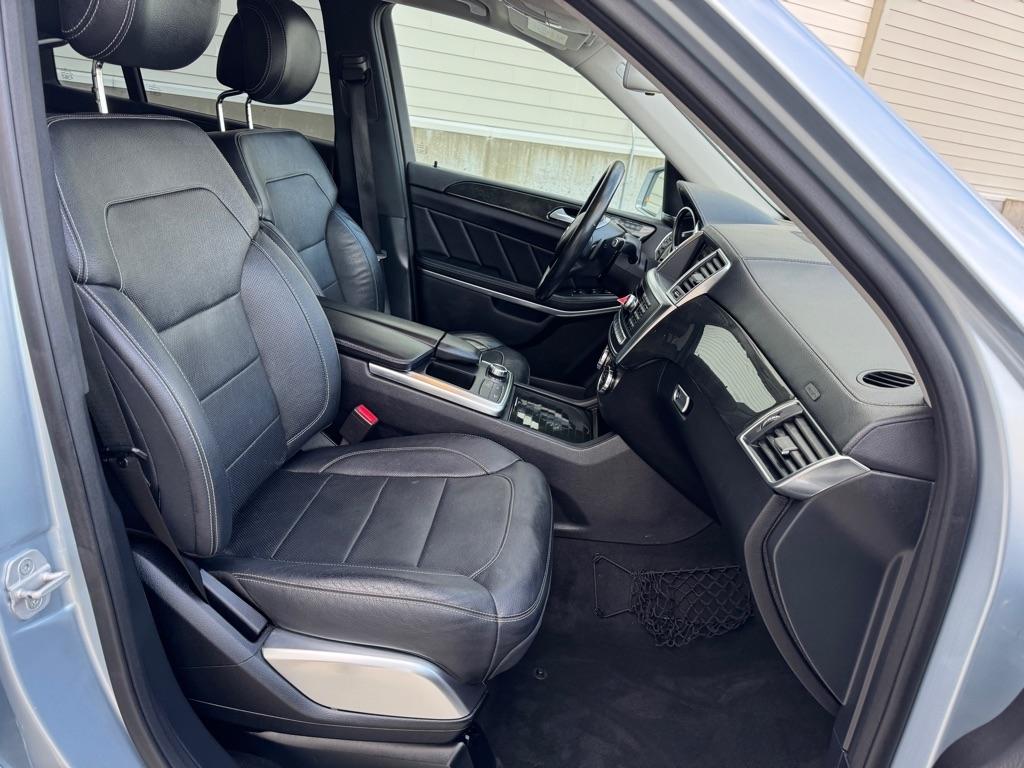 Mercedes-Benz GL-Class GL550 4MATIC 2016