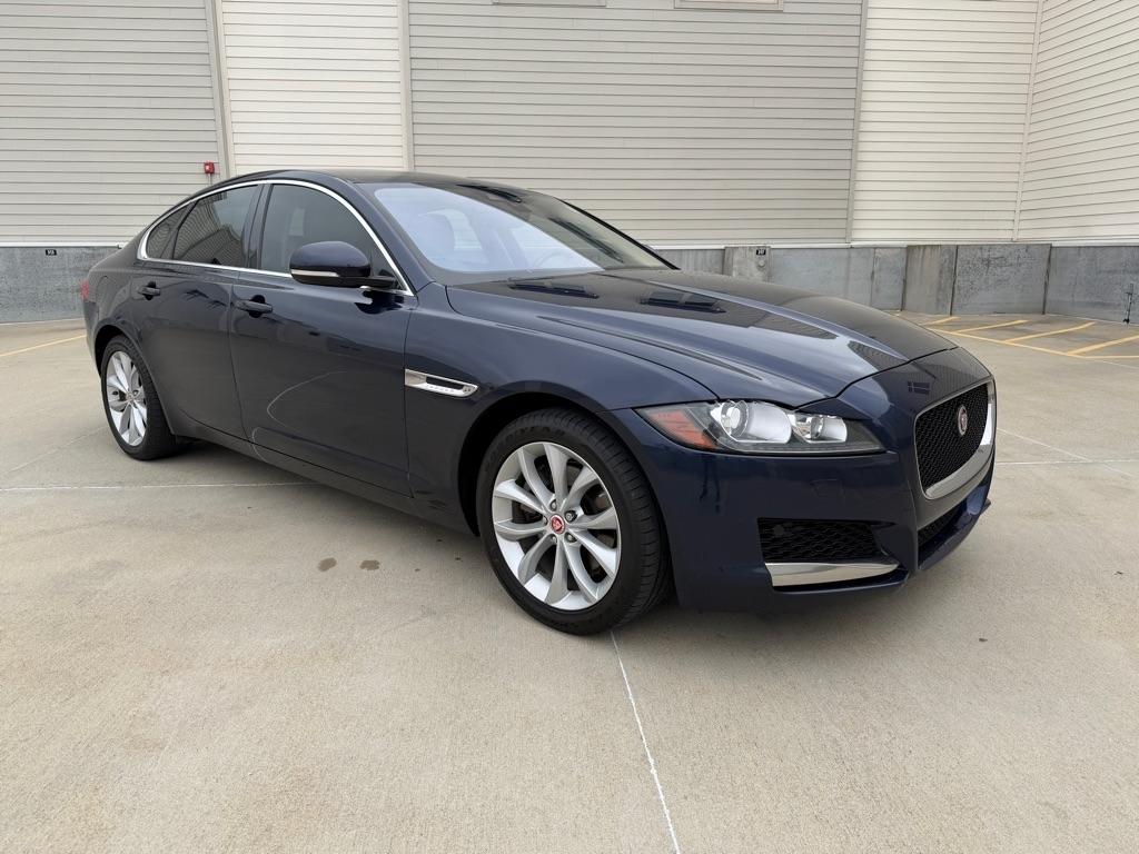 Jaguar XF-Series 25t Premium AWD 2018