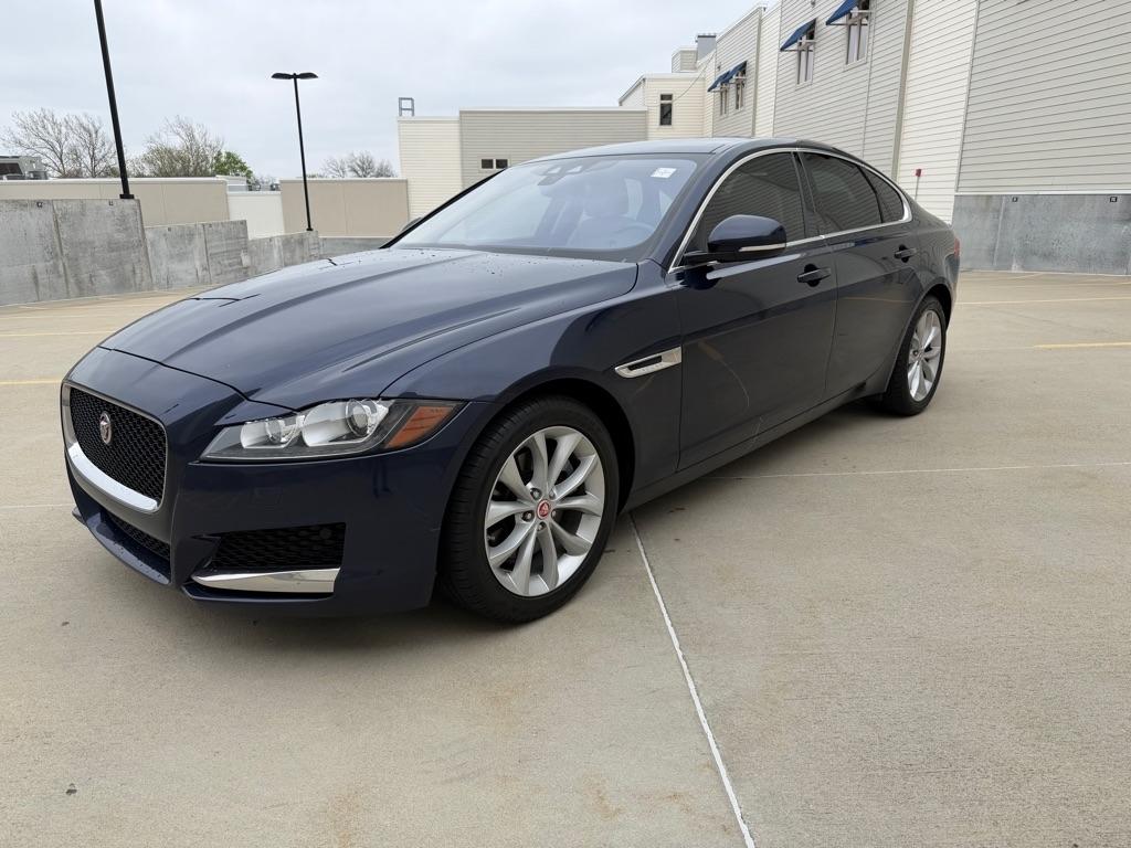 Jaguar XF-Series 25t Premium AWD 2018