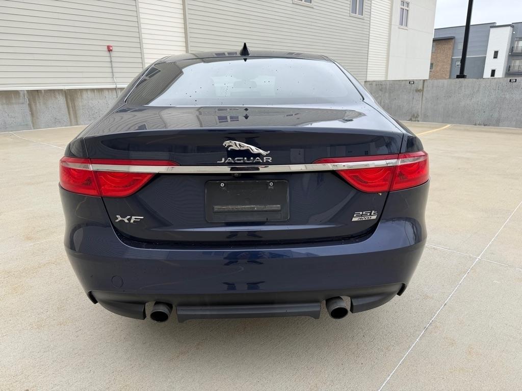 Jaguar XF-Series 25t Premium AWD 2018