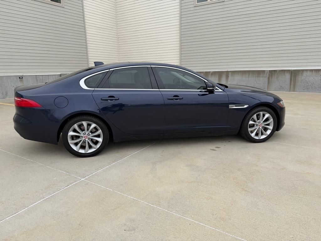 Jaguar XF-Series 25t Premium AWD 2018