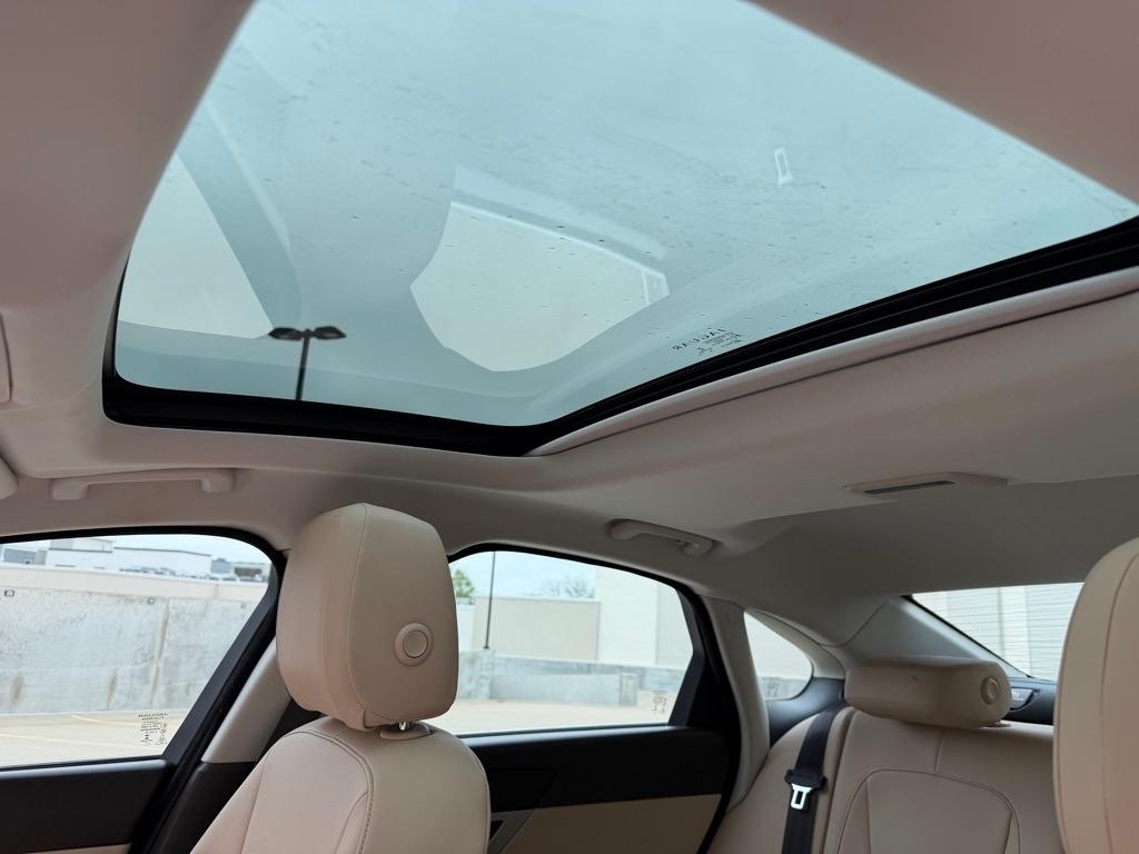 Jaguar XF-Series 25t Premium AWD 2018