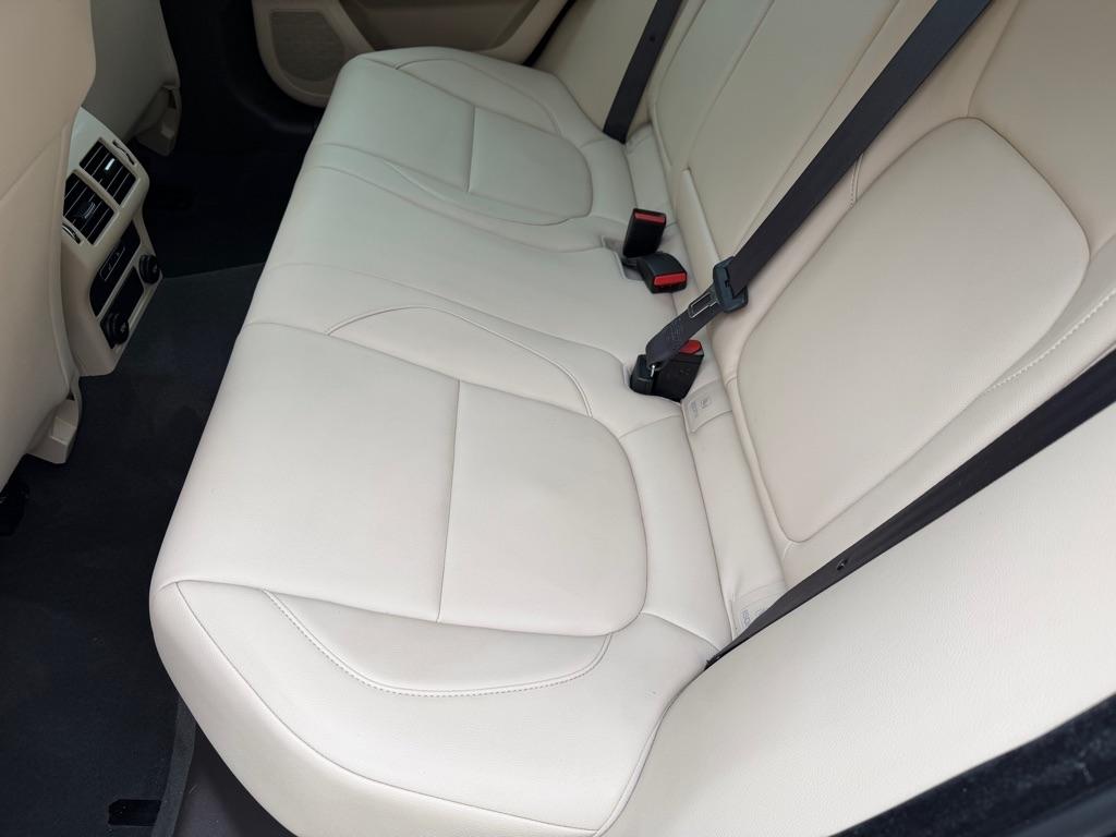 Jaguar XF-Series 25t Premium AWD 2018