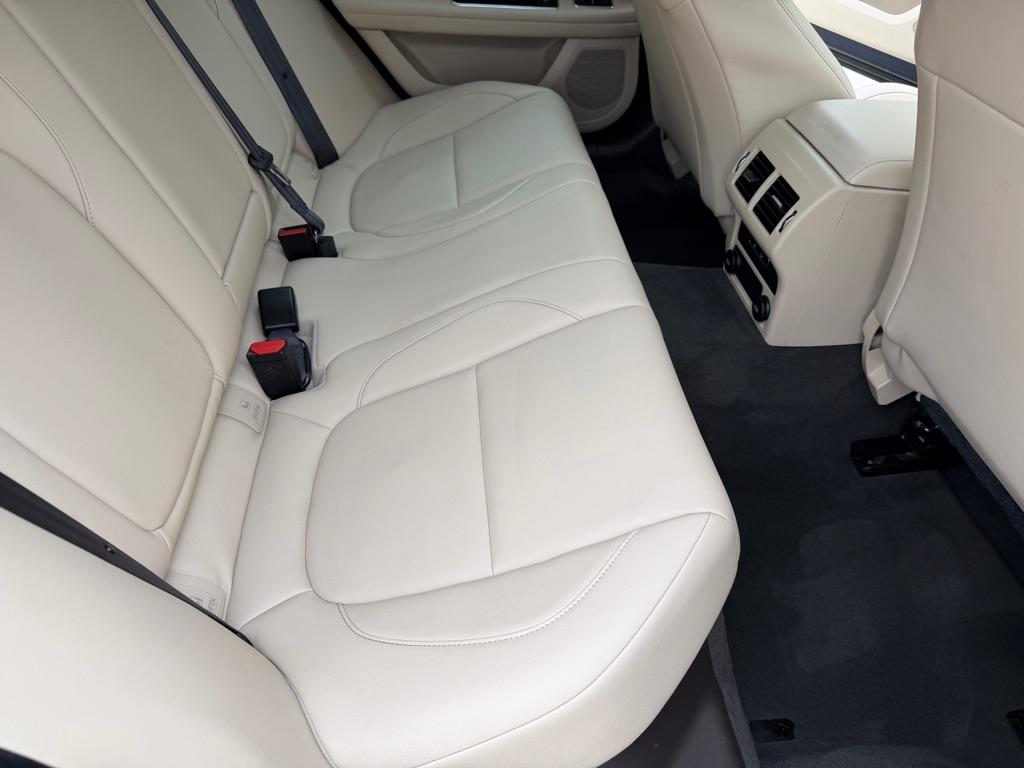 Jaguar XF-Series 25t Premium AWD 2018