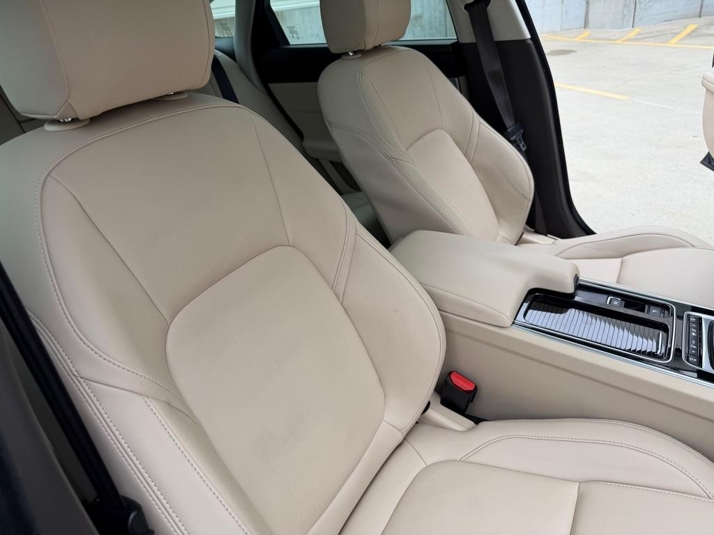 Jaguar XF-Series 25t Premium AWD 2018