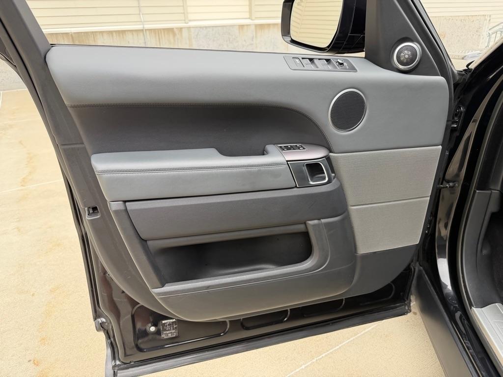 Land Rover Range Rover Sport 3.0L V6 Supercharged SE 2014