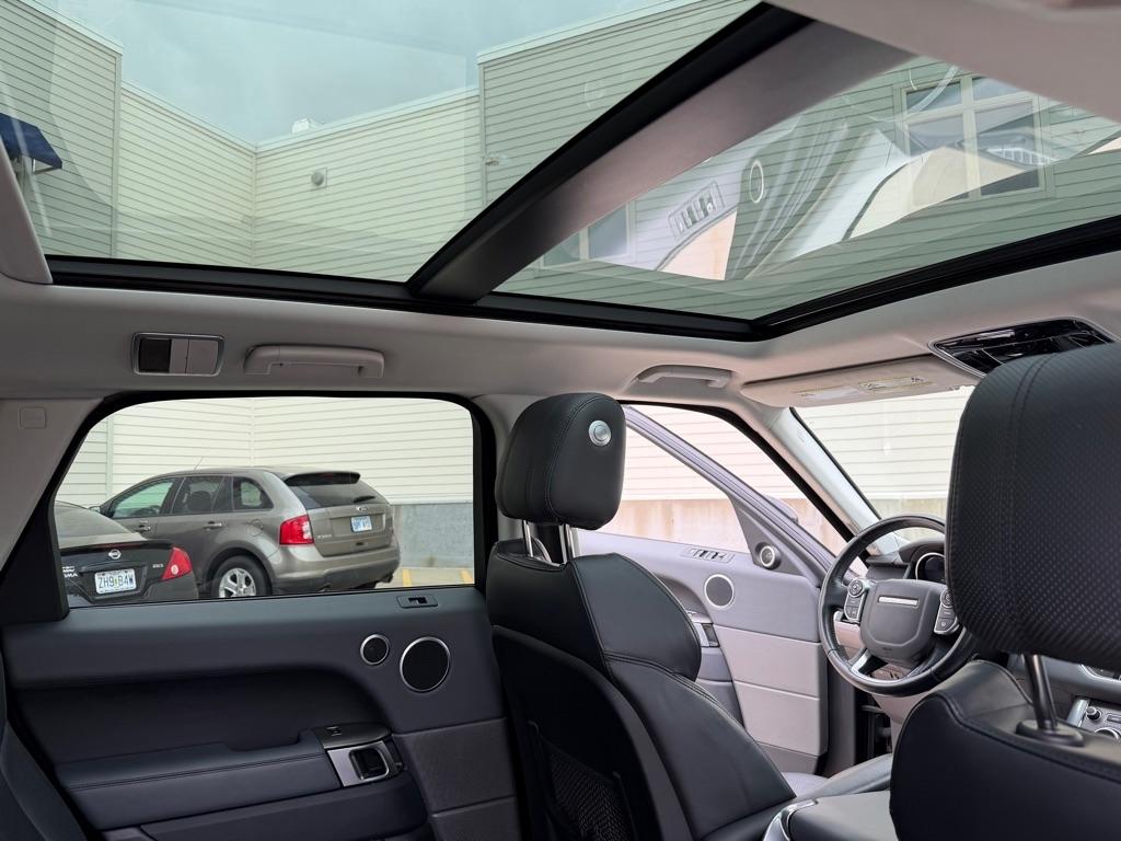 Land Rover Range Rover Sport 3.0L V6 Supercharged SE 2014